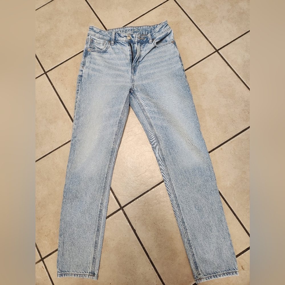 American Eagle womans mom jeans 00